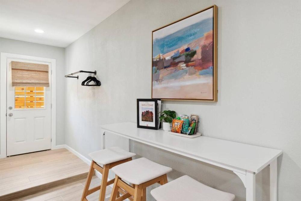 Gorgeous Tempe Studio with a Pool